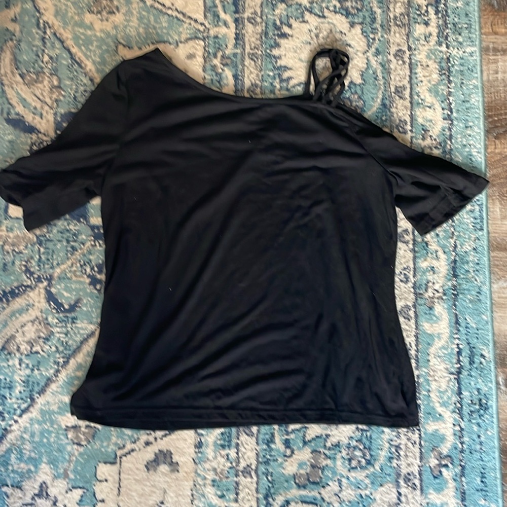 Women’s t-shirt, one off the shoulder